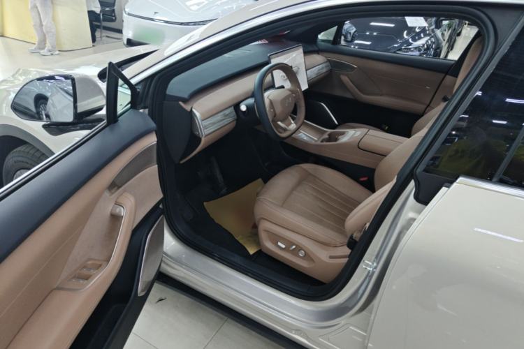 Used ONVO L60 2025 Model—60 kWh All-Wheel-Drive Version Driver Seat