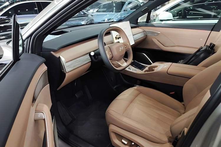 Used ONVO L60 2025 Model—60 kWh Rear-Wheel-Drive Version Driver Seat