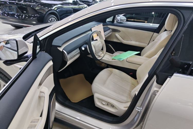 Used ONVO L60 2025 Model—60 kWh All-Wheel-Drive Version Driver Seat