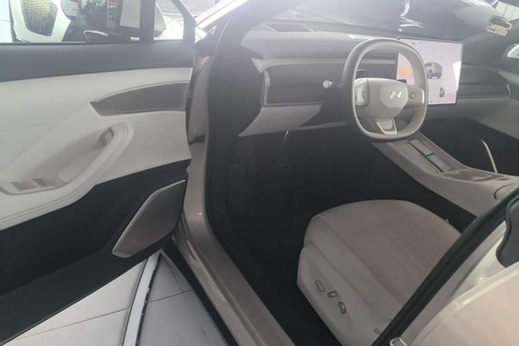 Used ONVO L60 2025 Model—60 kWh Rear-Wheel-Drive Version Driver Seat