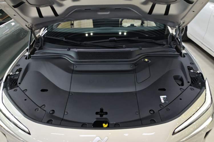 Used ONVO L60 2025 Model—60 kWh All-Wheel-Drive Version Engine Bay