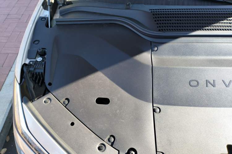 Used ONVO L60 2025 Model—60 kWh Rear-Wheel-Drive Version Engine Bay Right