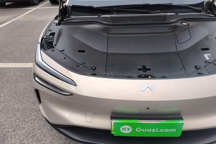Used ONVO L60 2025 Model—60 kWh All-Wheel-Drive Version Engine Bay Right
