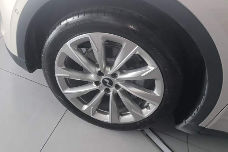 Used ONVO L60 2025 Model—60 kWh Rear-Wheel-Drive Version Exterior 4