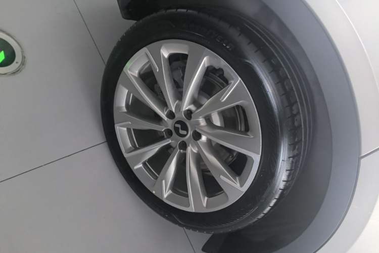 Used ONVO L60 2025 Model—60 kWh Rear-Wheel-Drive Version Exterior 5
