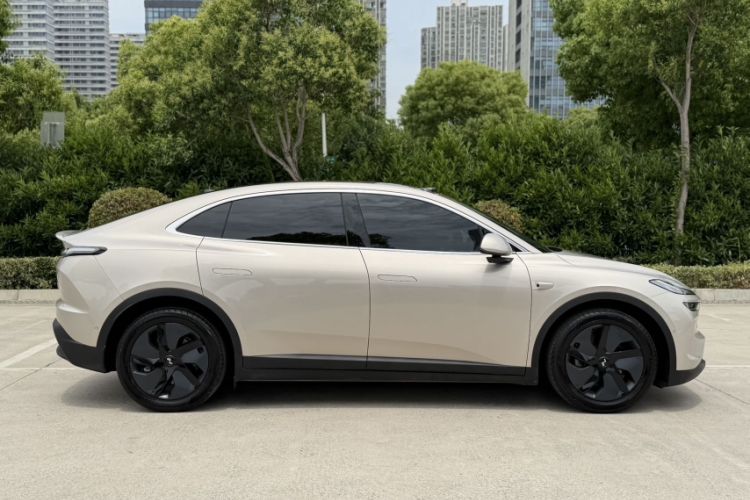 Used ONVO L60 2025 Model—60 kWh Rear-Wheel-Drive Version Exterior 6