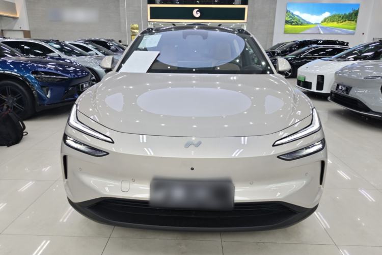 Used ONVO L60 2025 Model—60 kWh All-Wheel-Drive Version Front