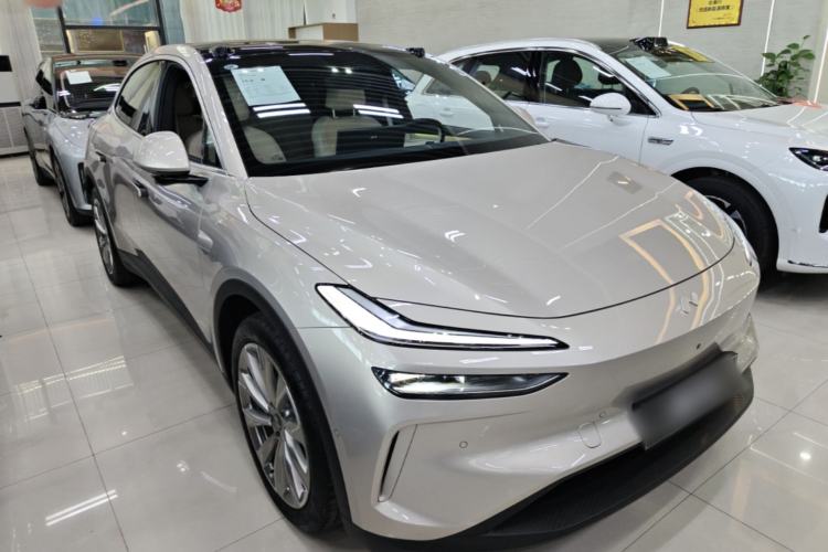 Used ONVO L60 2025 Model—60 kWh All-Wheel-Drive Version Front Right 45 Deg