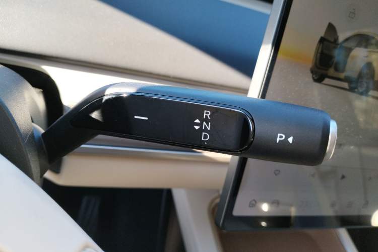Used ONVO L60 2025 Model—60 kWh Rear-Wheel-Drive Version Gear Lever