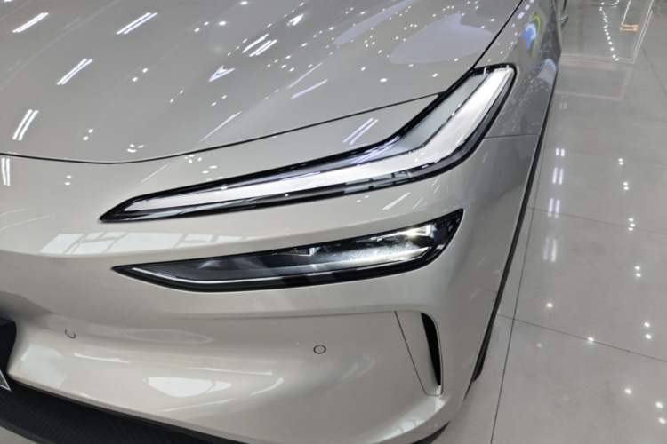 Used ONVO L60 2025 Model—60 kWh All-Wheel-Drive Version Left Front Headlight