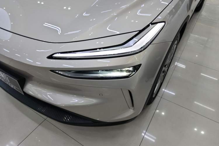 Used ONVO L60 2025 Model—60 kWh All-Wheel-Drive Version Left Front Headlight
