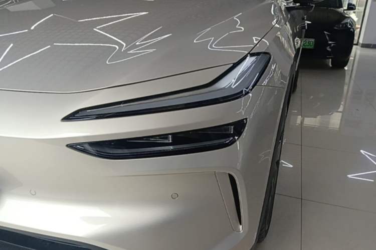 Used ONVO L60 2025 Model—60 kWh Rear-Wheel-Drive Version Left Front Headlight