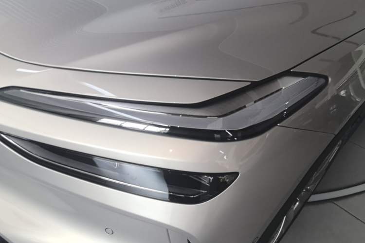 Used ONVO L60 2025 Model—60 kWh Rear-Wheel-Drive Version Left Front Headlight