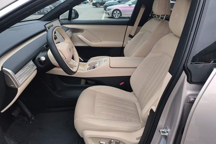 Used ONVO L60 2025 Model—60 kWh All-Wheel-Drive Version Left Front Seat