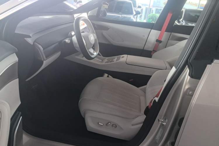 Used ONVO L60 2025 Model—60 kWh Rear-Wheel-Drive Version Left Front Seat