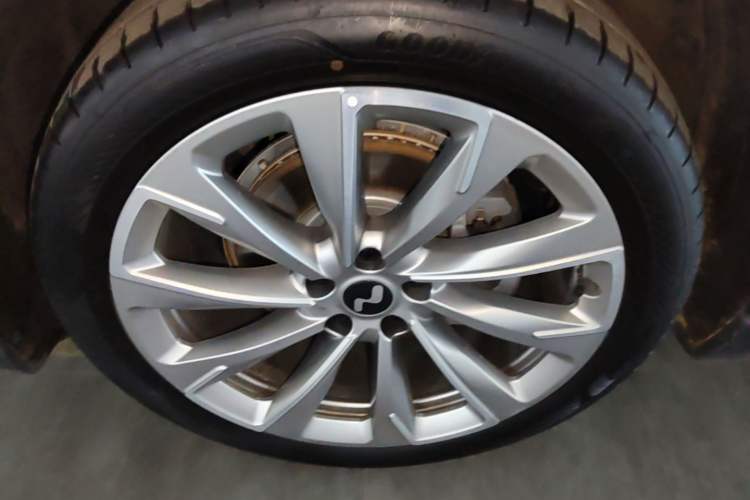Used ONVO L60 2025 Model—60 kWh All-Wheel-Drive Version Left Front Wheel Hub