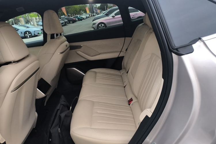 Used ONVO L60 2025 Model—60 kWh All-Wheel-Drive Version Left Rear Seat