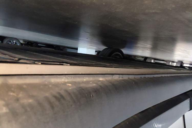 Used ONVO L60 2025 Model—60 kWh All-Wheel-Drive Version Left Side Sill