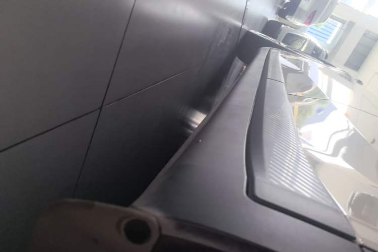 Used ONVO L60 2025 Model—60 kWh Rear-Wheel-Drive Version Left Side Sill