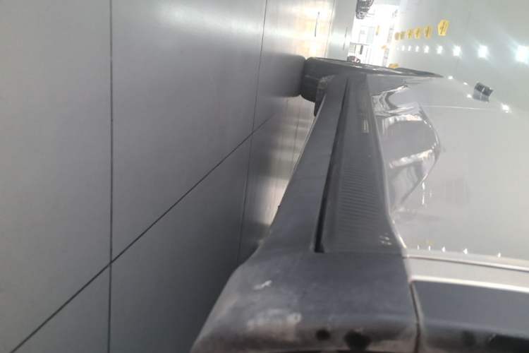 Used ONVO L60 2025 Model—60 kWh Rear-Wheel-Drive Version Right Side Sill