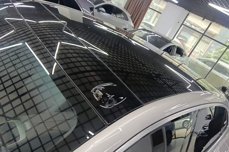 Used ONVO L60 2025 Model—60 kWh Rear-Wheel-Drive Version Roof