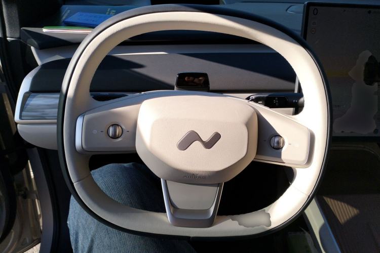 Used ONVO L60 2025 Model—60 kWh Rear-Wheel-Drive Version Steering Wheel