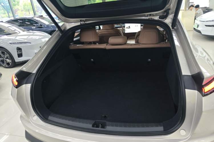 Used ONVO L60 2025 Model—60 kWh All-Wheel-Drive Version Trunk