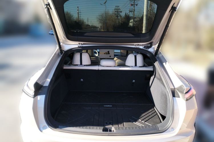 Used ONVO L60 2025 Model—60 kWh Rear-Wheel-Drive Version Trunk