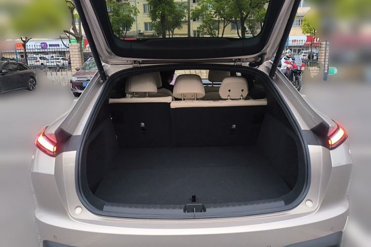 Used ONVO L60 2025 Model—60 kWh All-Wheel-Drive Version Trunk