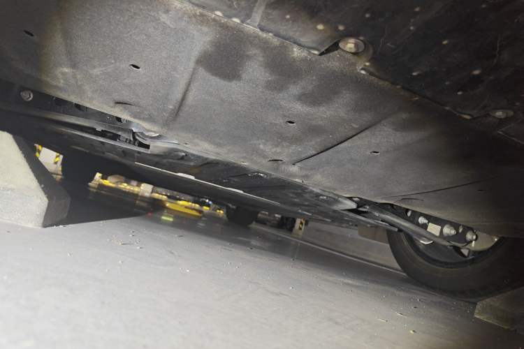 Used ONVO L60 2025 Model—60 kWh Rear-Wheel-Drive Version Chassis Rear
