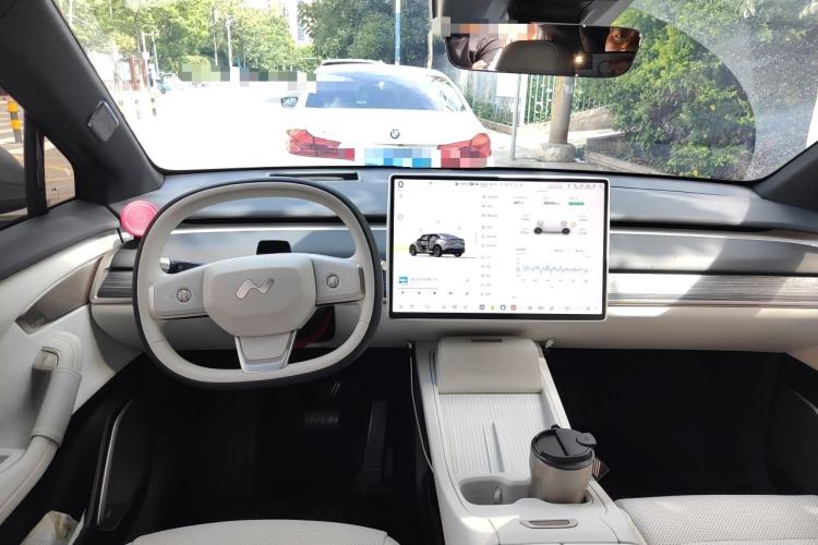 Used ONVO L60 2025 Model—60 kWh Rear-Wheel-Drive Version Center Console