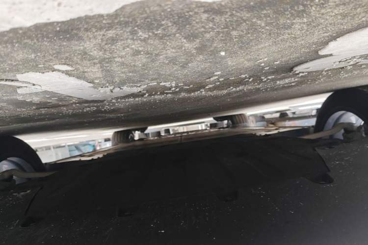 Used ONVO L60 2025 Model—60 kWh Rear-Wheel-Drive Version Chassis Front
