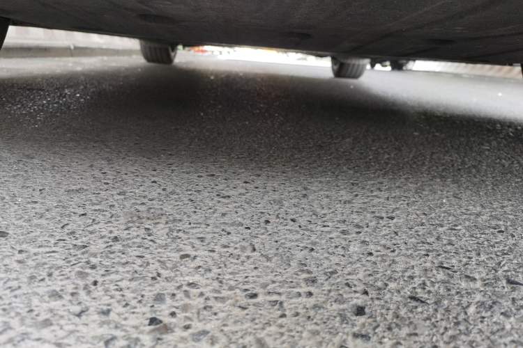 Used ONVO L60 2025 Model—60 kWh Rear-Wheel-Drive Version Chassis Front