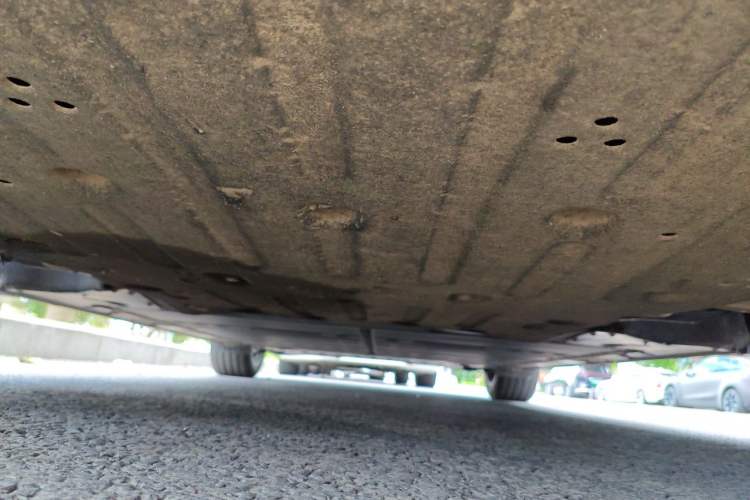 Used ONVO L60 2025 Model—60 kWh Rear-Wheel-Drive Version Chassis Front