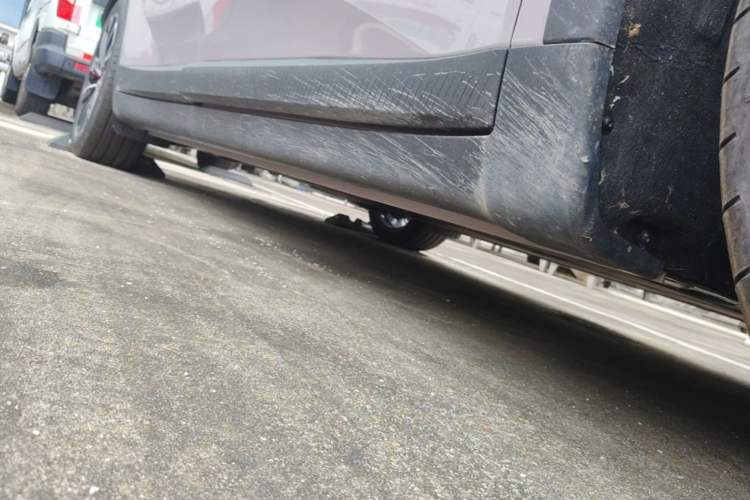 Used ONVO L60 2025 Model—60 kWh Rear-Wheel-Drive Version Chassis Front Right