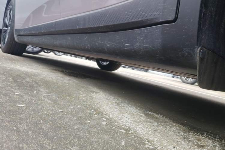 Used ONVO L60 2025 Model—60 kWh Rear-Wheel-Drive Version Chassis Rear Left