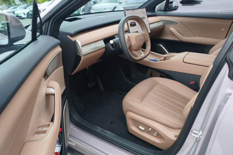 Used ONVO L60 2025 Model—60 kWh All-Wheel-Drive Version Driver Seat