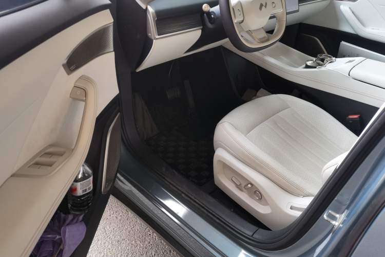 Used ONVO L60 2025 Model—60 kWh Rear-Wheel-Drive Version Driver Seat