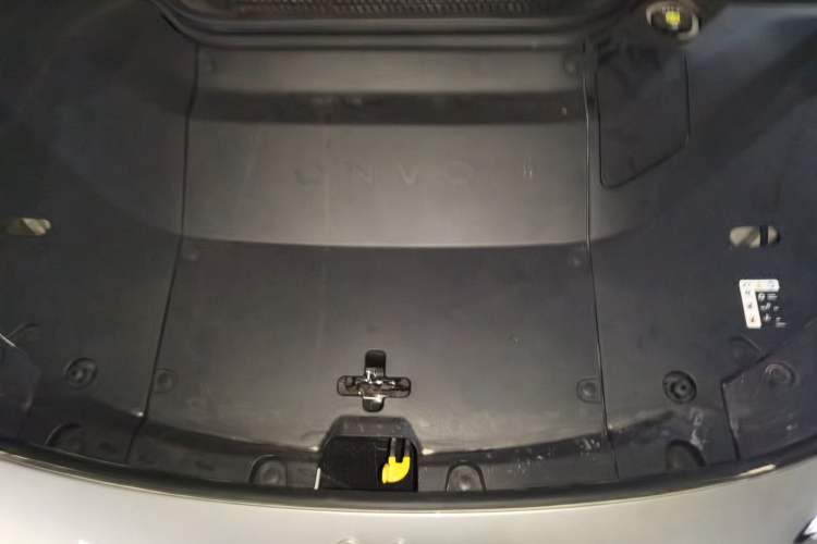 Used ONVO L60 2025 Model—60 kWh Rear-Wheel-Drive Version Engine Bay