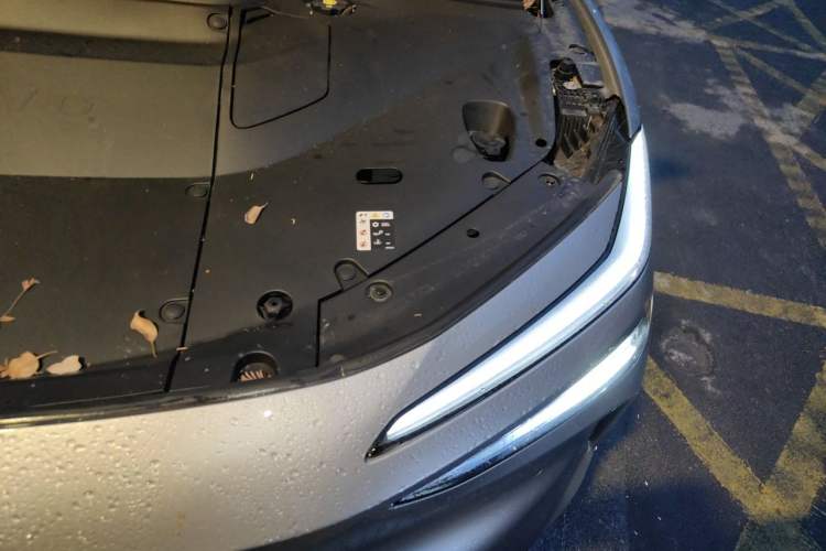 Used ONVO L60 2025 Model—60 kWh Rear-Wheel-Drive Version Engine Bay Left