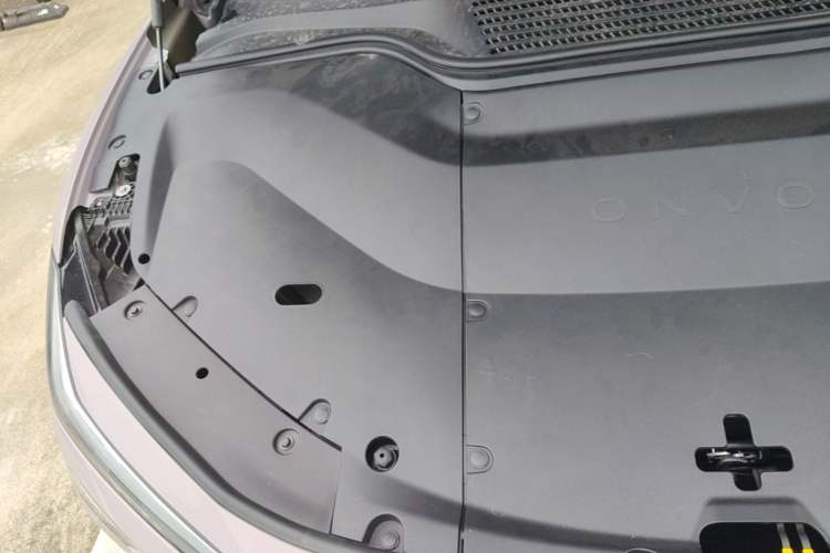 Used ONVO L60 2025 Model—60 kWh Rear-Wheel-Drive Version Engine Bay Right