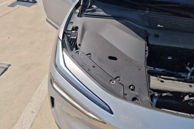 Used ONVO L60 2025 Model—60 kWh Rear-Wheel-Drive Version Engine Bay Right