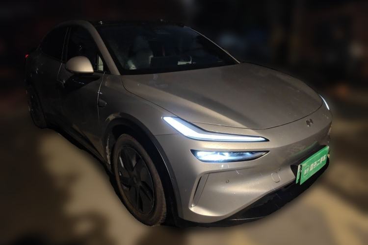 Used ONVO L60 2025 Model—60 kWh Rear-Wheel-Drive Version Front Right 45 Deg