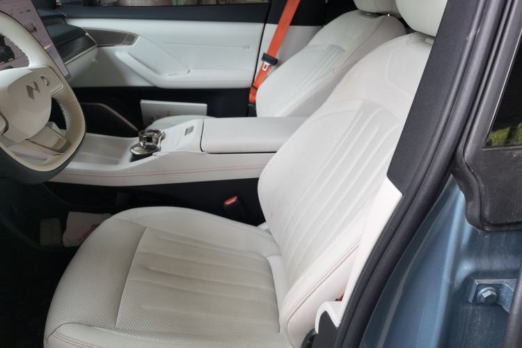 Used ONVO L60 2025 Model—60 kWh Rear-Wheel-Drive Version Left Front Seat