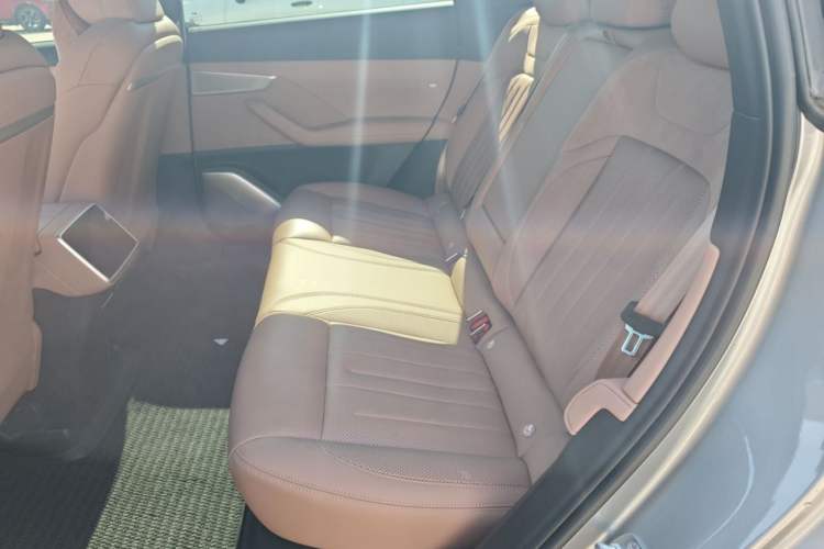 Used ONVO L60 2025 Model—60 kWh Rear-Wheel-Drive Version Left Rear Seat