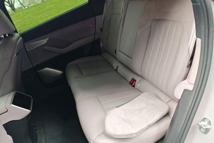 Used ONVO L60 2025 Model—60 kWh Rear-Wheel-Drive Version Left Rear Seat
