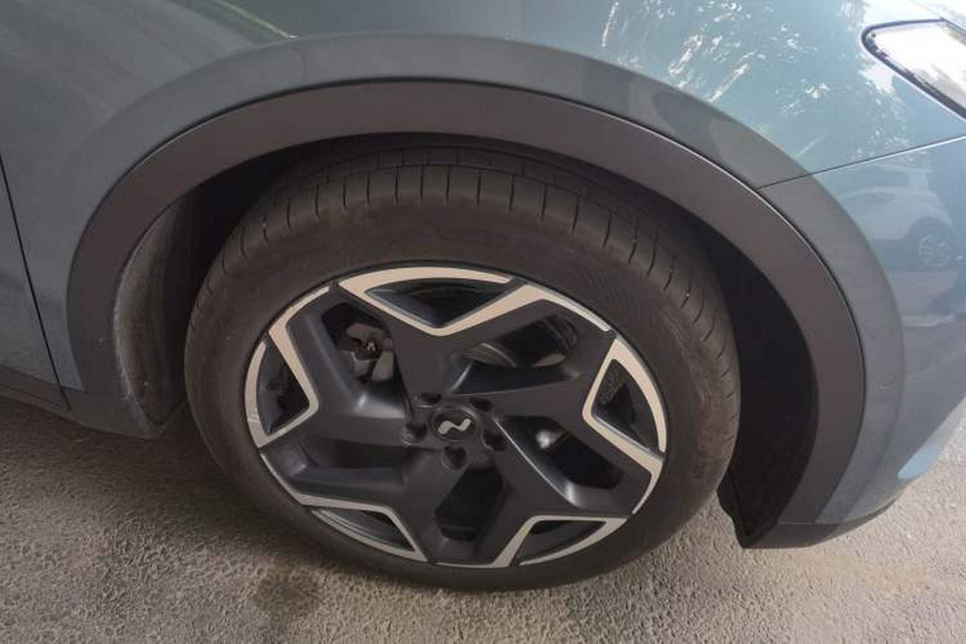 Used ONVO L60 2025 Model—60 kWh Rear-Wheel-Drive Version Right Front Wheel Hub