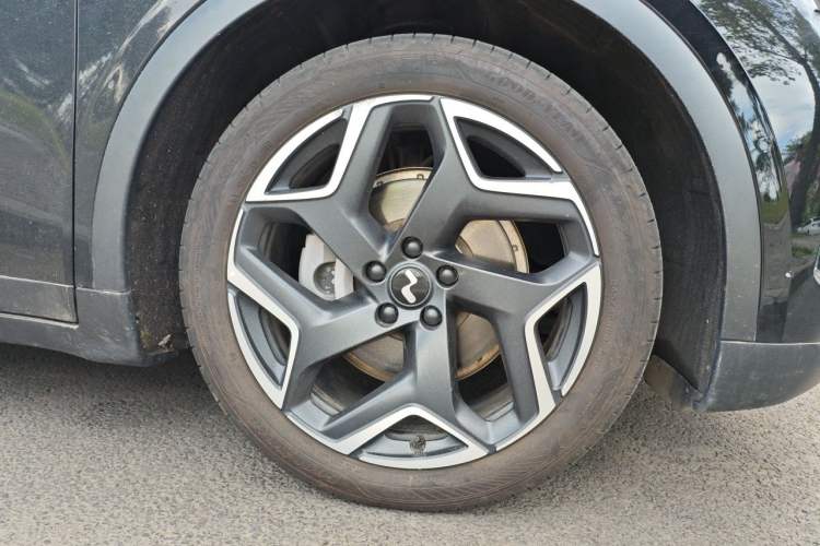 Used ONVO L60 2025 Model—60 kWh Rear-Wheel-Drive Version Right Front Wheel Hub
