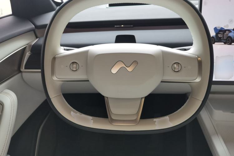 Used ONVO L60 2025 Model—60 kWh Rear-Wheel-Drive Version Steering Wheel