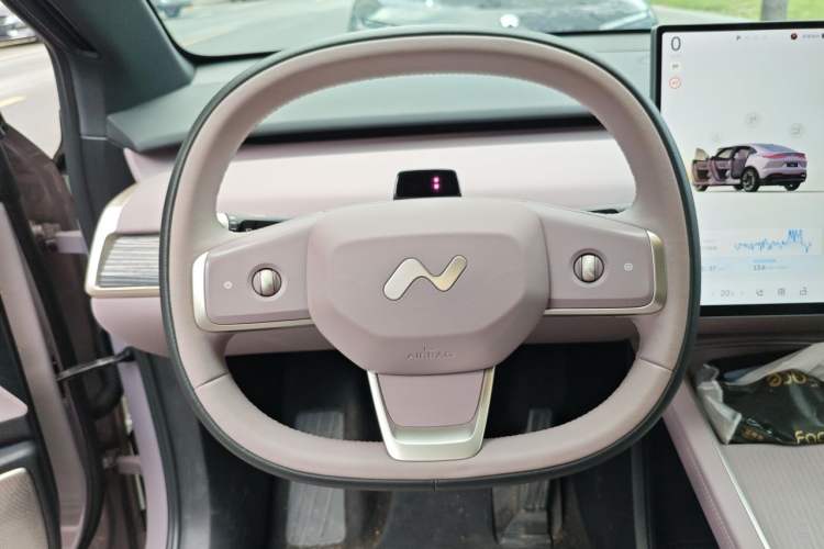Used ONVO L60 2025 Model—60 kWh Rear-Wheel-Drive Version Steering Wheel